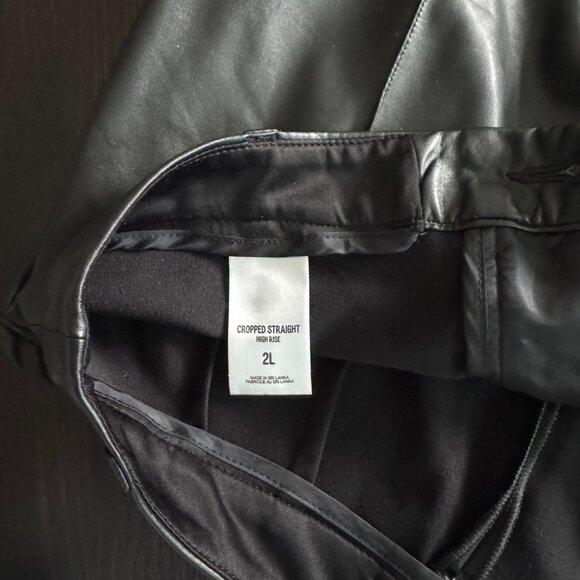 Express Cropped Straight High Rise Faux Leather Pant - Size 2L - Picture 6 of 7